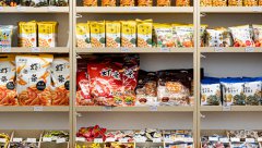零食量贩店在全国呈爆发放量之势，零食企业能否抓住市场洗牌机会